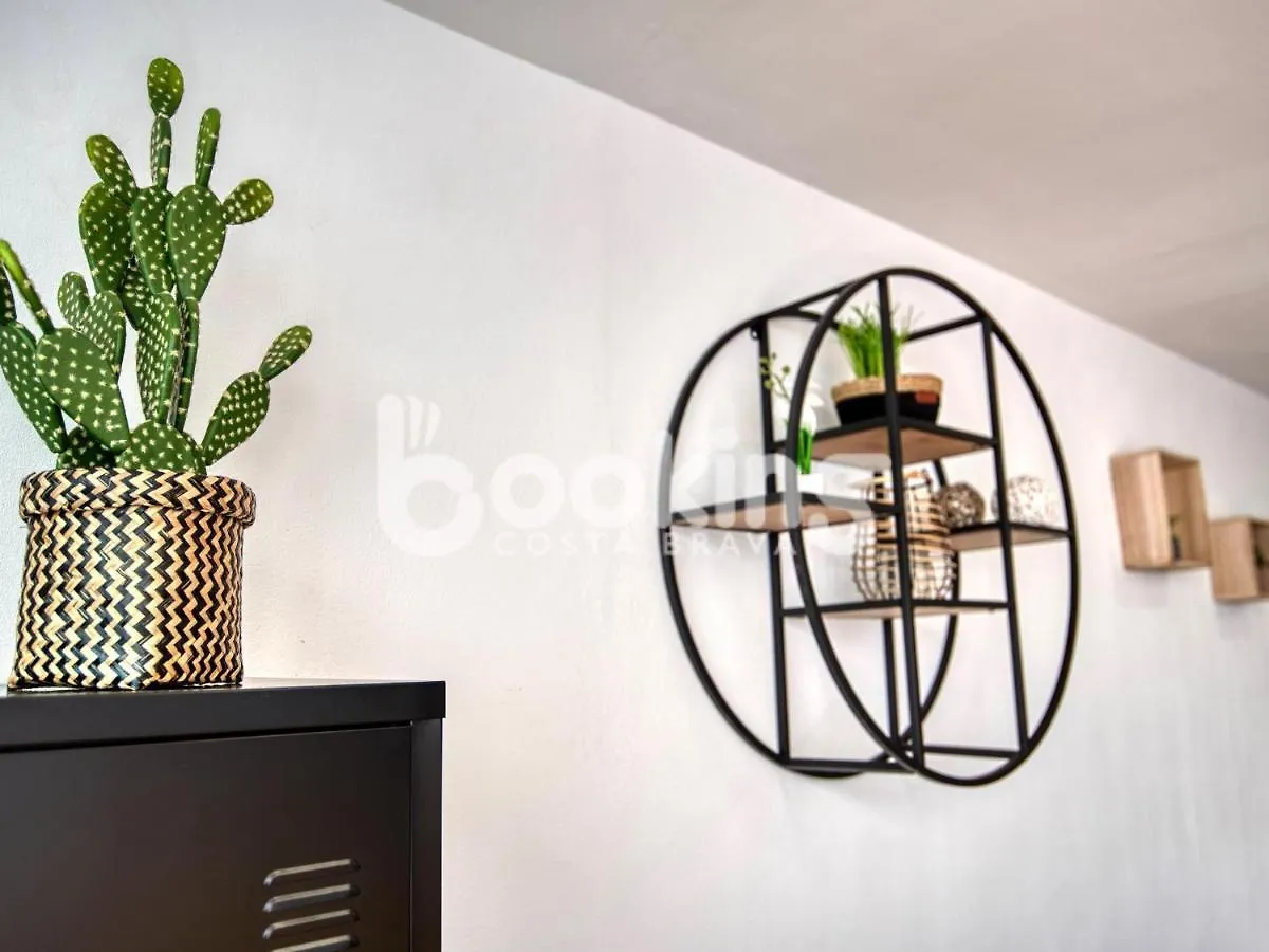 Begonias Apartament Per 4 Persones Amb Gran Terrassa Chill Out A 10 Minuts De La Platja Platja d'Aro Spain