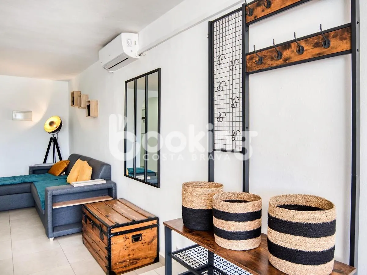 Begonias Apartament Per 4 Persones Amb Gran Terrassa Chill Out A 10 Minuts De La Platja Platja d'Aro Spain