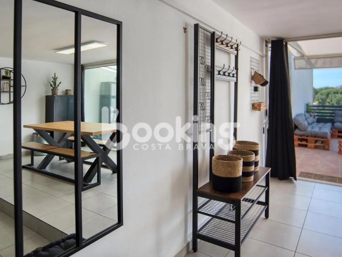 Apartment Begonias Apartament Per 4 Persones Amb Gran Terrassa Chill Out A 10 Minuts De La Platja Platja d'Aro