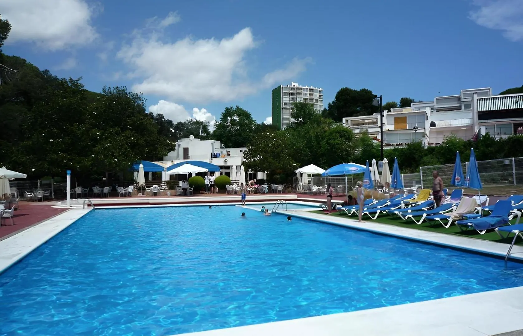Apartment Begonias Apartament Per 4 Persones Amb Gran Terrassa Chill Out A 10 Minuts De La Platja Platja d'Aro